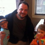 Clove with the Basques kids